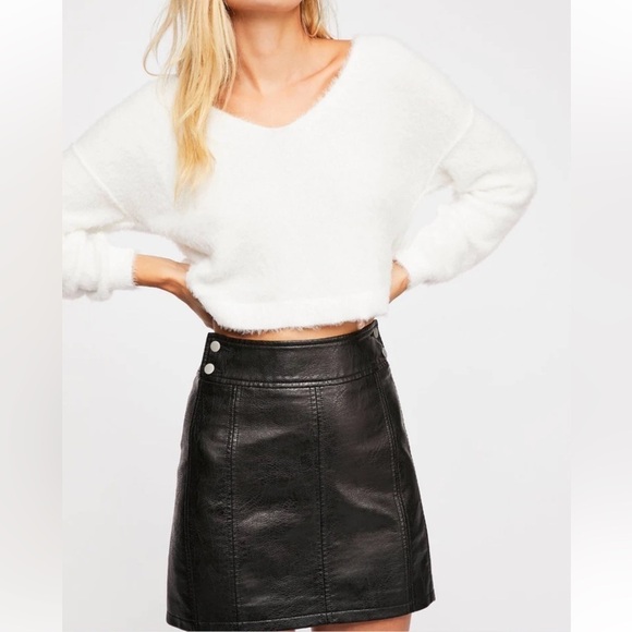 Free People Vegan Leather Retro Skirt Size 0 - Picture 1 of 9